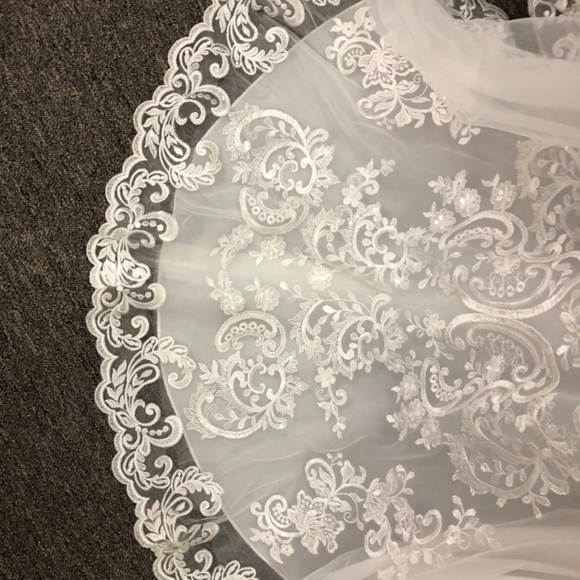 Wedding Dress - Picture 2 of 7